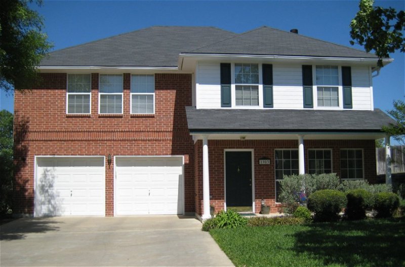 1903 McGinnis Ct